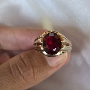 10kt Red Stone Ring